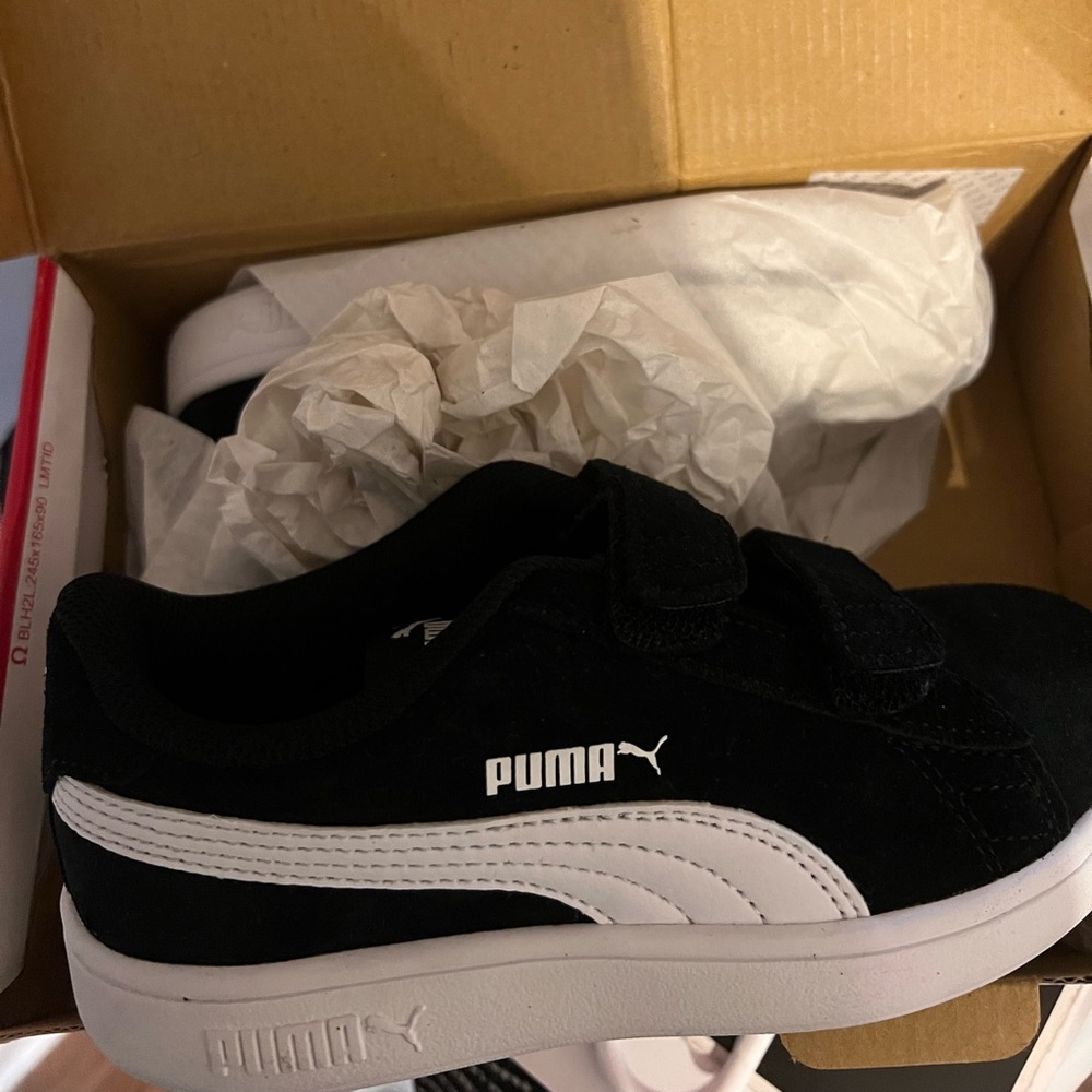 Never Worn /Brand new. Blk/white boys 13c.Firm price no low balling ! discounted